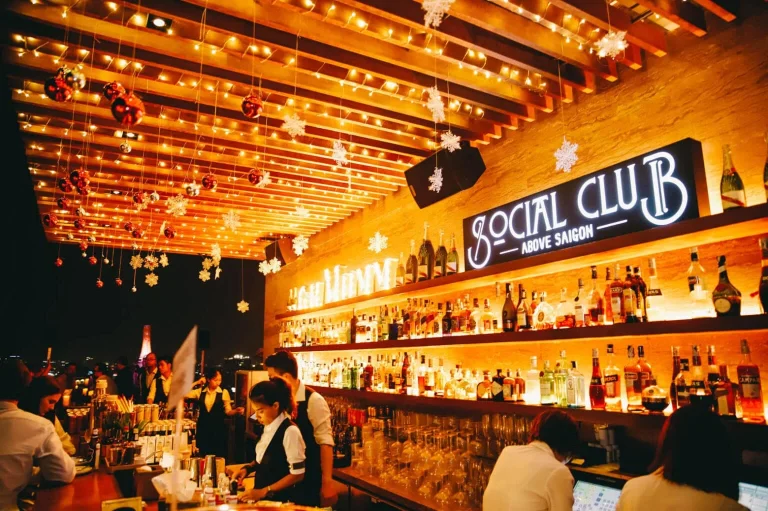 EXPLOREZ LES ACTIVITÉS ET SERVICES D’UN SOCIAL CLUB LLORET DE MAR