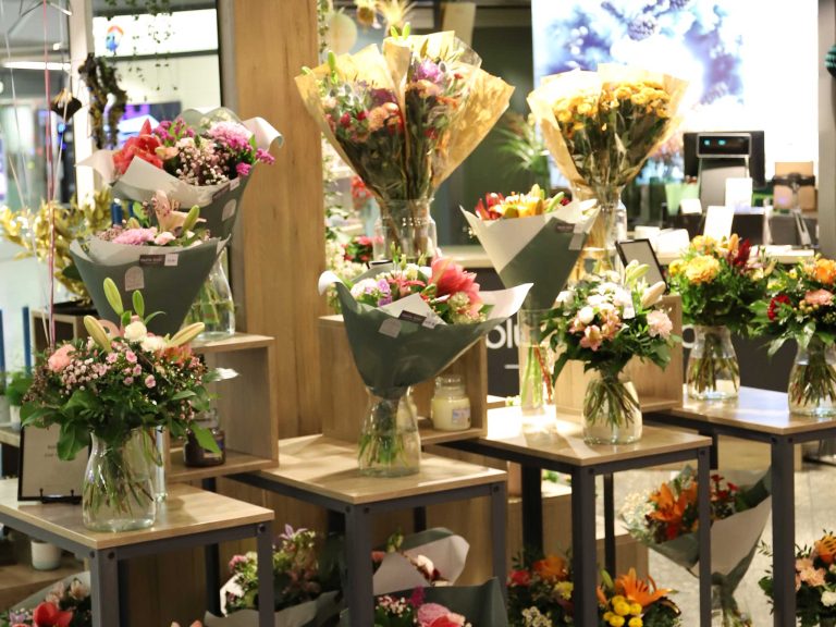 Rups Flowers & Gifts Explains How To Care for Cut Flowers for Maximum Freshness